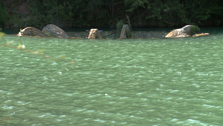 Paradisul fara turisti. Lacul Vida din Dobresti are un sifon de golire unic in zona Imagine