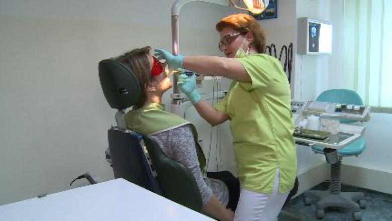 Paradontoza ataca tot mai multi tineri Imagine