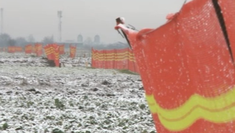 Parazapezile, si insuficiente, si furate Imagine