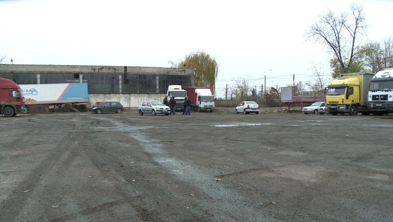 Parcare interzisa pentru tiruri si microbuze Imagine