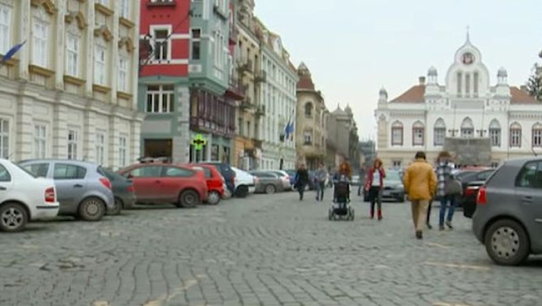 Parcarea promisiunilor neonorate. Soferii spun ca isi vor lasa masinile... ”probabil in fata la Primarie” Imagine