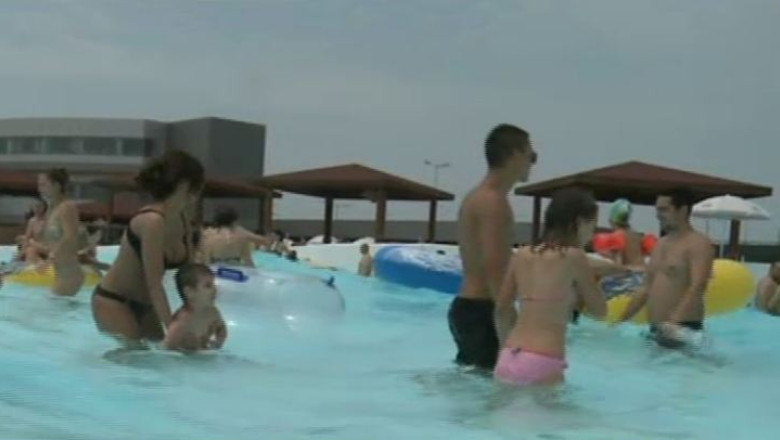 Parcurile acvatice din Bucuresti, o atractie pentru familiile cu copii Imagine