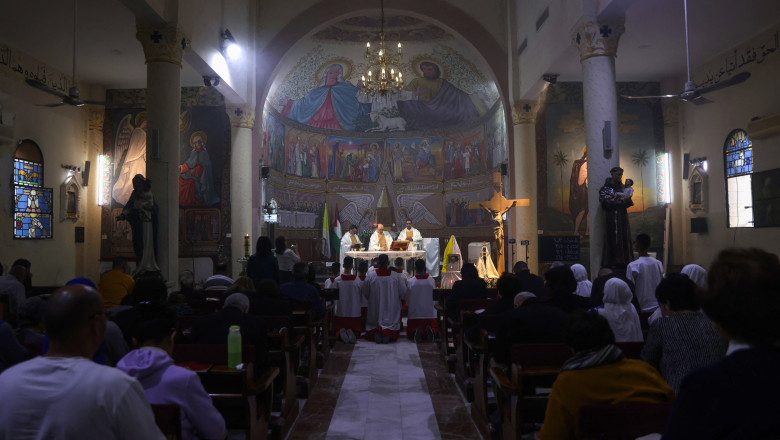 Parintele Gabriel Romanelli, apropiat al papei Francisc, a fost ranit intr-un atac israelian asupra bisericii catolice din Fasia Gaza Imagine