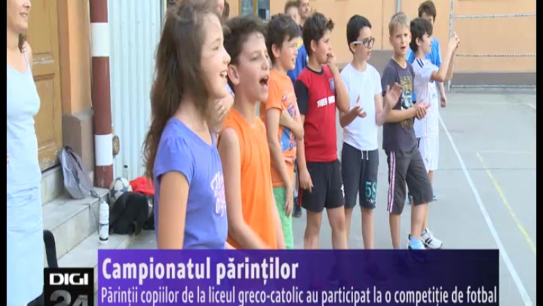 Parintii copiilor de la liceul greco-catolic din Oradea au participat la o competitie de fotbal Imagine