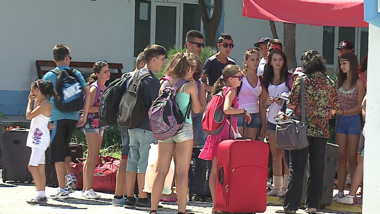 Parintii nu-si mai lasa odraslele singure, in tabere. Imagine