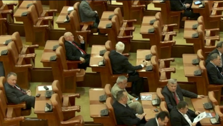 Parlamentarii au intrat in vacanta, desi 400 de proiecte cu termenele depasite asteapta inca in sertare Imagine