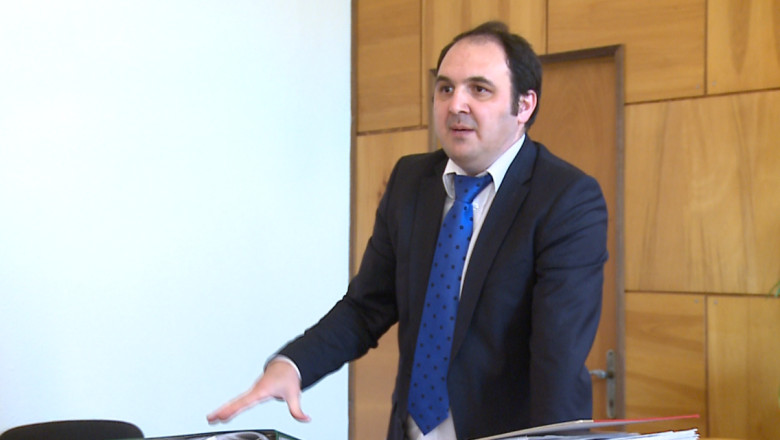 Parlamentarii ieseni, neinteresati de problemele dascalilor Imagine