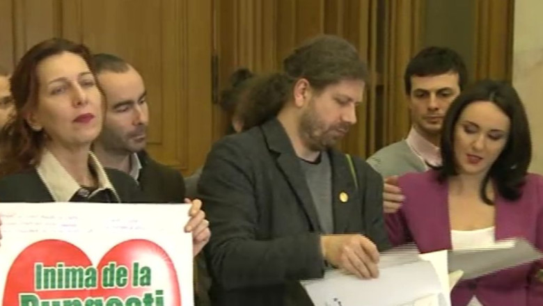 Parlamentarii propun legi trasnite. De le Ferma animalelor, la bani pentru jurnalismul de investigatie Imagine