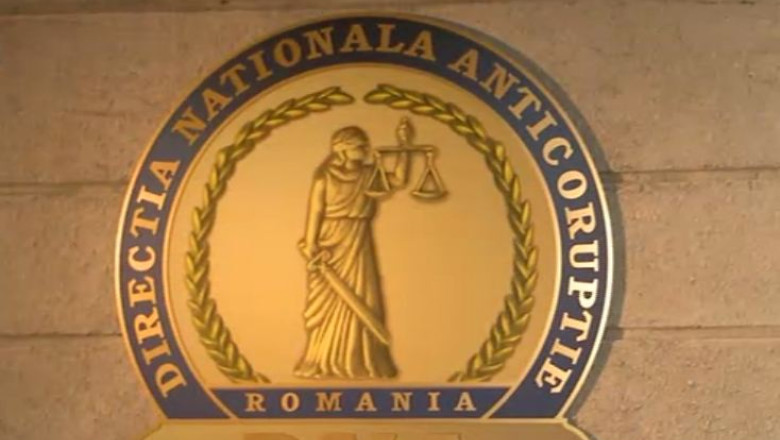 Parlamentarii scapa de ancheta DNA. Crin Antonescu: Era nefiresc sa fie asimilati functionarilor publici Imagine