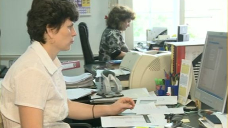 Parlamentarii si bugetarii se intorc la munca, dupa mini-vacanta de Paste. Urmeaza 1 Mai Imagine