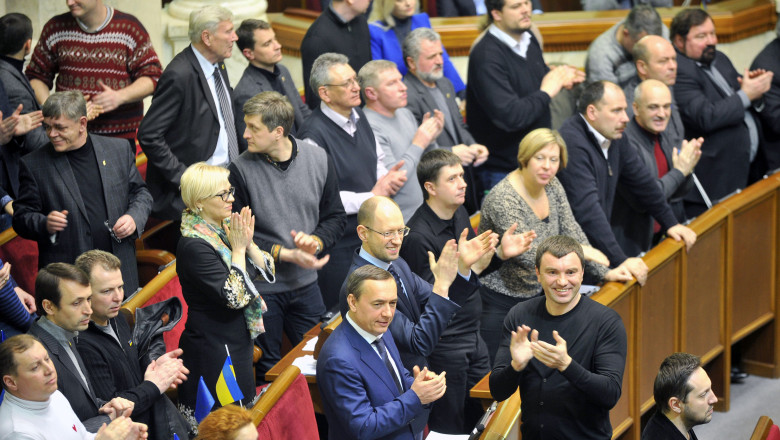 Parlamentul ucrainean a abrogat legea pentru limbile regionale. Decizia afecteaza si minoritatea romana Imagine