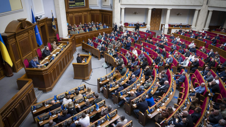 Parlamentul ucrainean a ratat aprobarea unei rezolutii de sprijinire a lui Zelenski: mai avea nevoie de opt voturi pentru a fi adoptata Imagine
