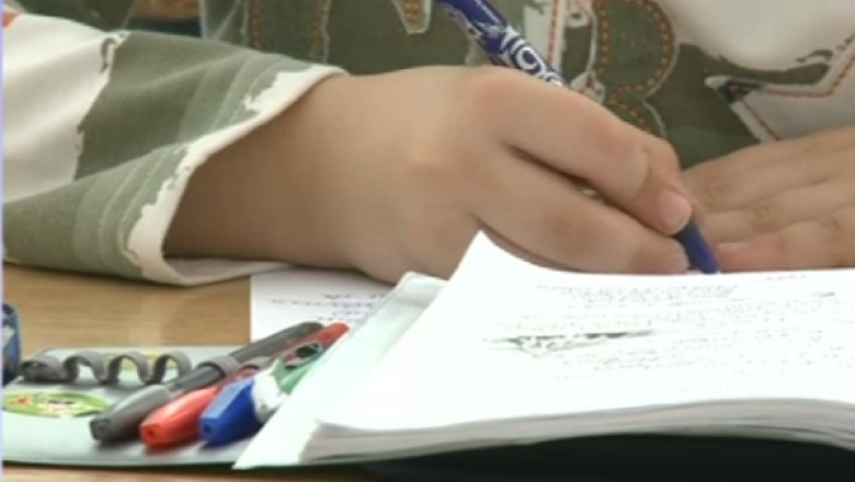 Parteneriat intre Patriarhie si Ministerul Educatiei. Profesori de religie cu aprobarea preotilor Imagine