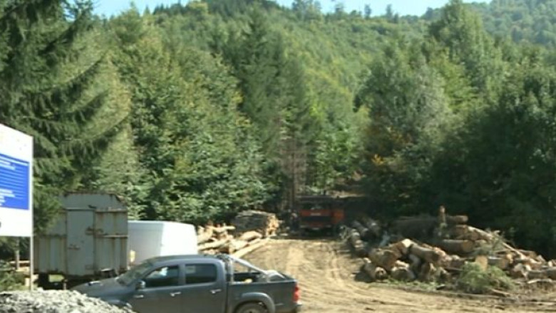 Partie noua in Muntii Fagaras, langa lacul Vidraru Imagine