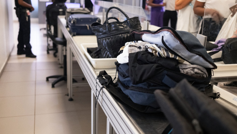 Pasagerii nu se vor mai descalta la controalele de securitate din aeroporturile americane, la 20 de ani de la implementarea regulii Imagine