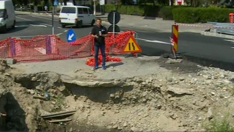 Pasajul de 34 de milioane de euro din Ramnicu Valcea, deschis pentru circulatie cu o groapa de 5 metri la intrare Imagine