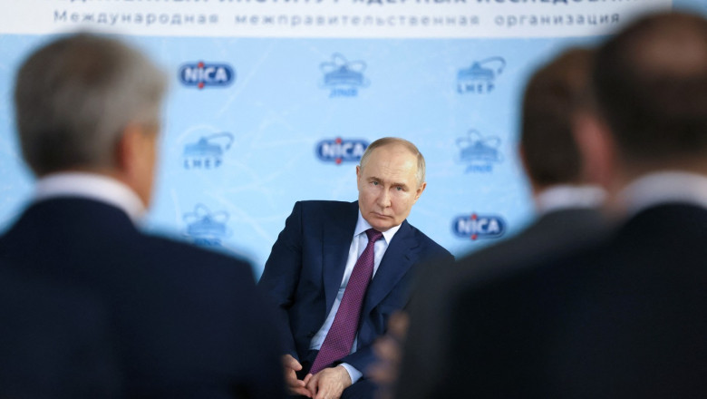 Pasapoarte pentru „rusii liberi”. Liderii opozitiei ruse propun ca cei care nu se aliniaza cu Putin sa semneze Declaratia de la Berlin Imagine