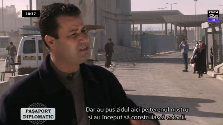 PASAPORT DIPLOMATIC. Abdallah Abu Rahma apara drepturile omului dincolo de zidul din Cisiordania Imagine