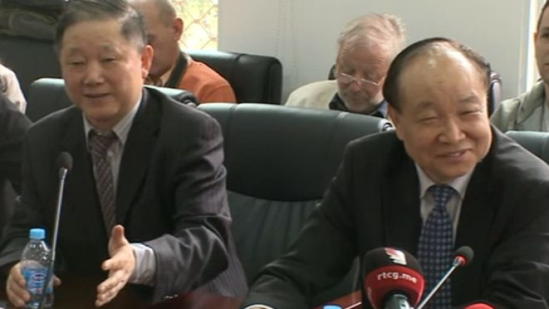 PASAPORT DIPLOMATIC. China isi doreste relatii bune cu toata lumea, in mod egal Imagine