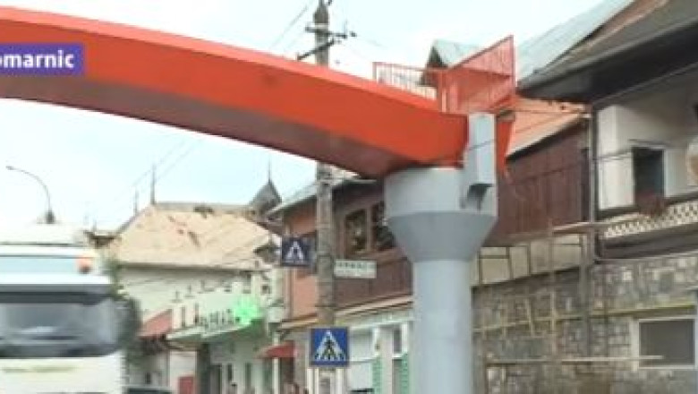 Pasarelele de pe DN1, la limita legii Imagine