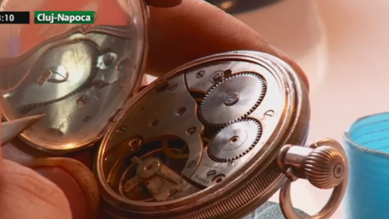 Pasiune din copilarie, devenita afacere. Paul Turc este cel mai tanar ceasornicar din Cluj-Napoca Imagine