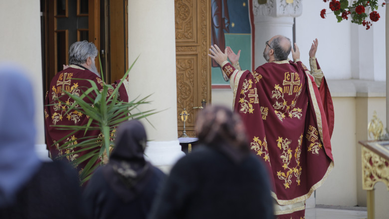 Patriarhia le cere preotilor sa se roage pentru ploaie in zonele afectate de seceta Imagine