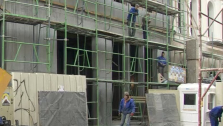 Patronii care consolideaza cladirile din Centrul Vechi nu mai platesc chirie Imagine