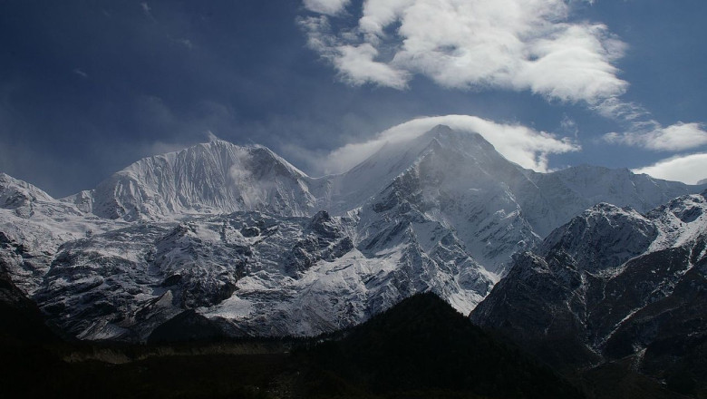 Patru alpinisti romani, intr-o expeditie pe Varful Manaslu, de 8.156 de metri Imagine