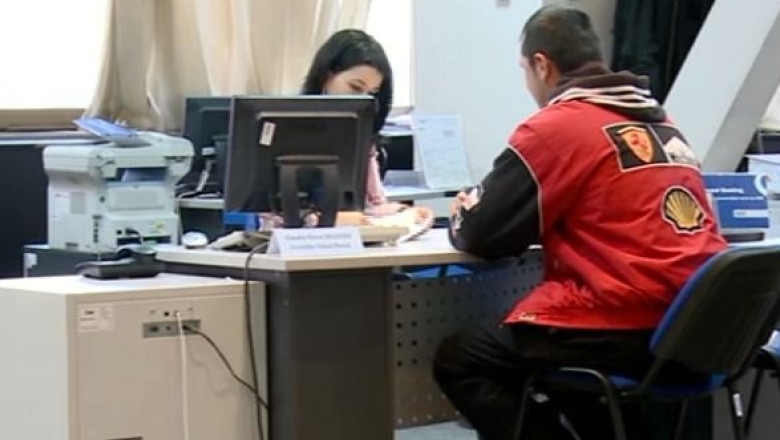 Patru banci au scumpit creditele in lei, in ciuda masurilor BNR Imagine