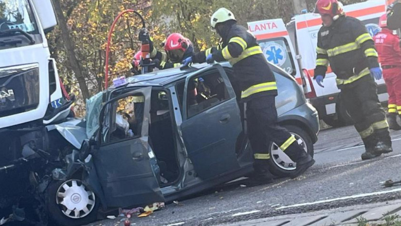 Patru persoane au murit intr-un accident grav pe DN15, in judetul Mures. Circulatia este blocata, iar traficul este deviat Imagine