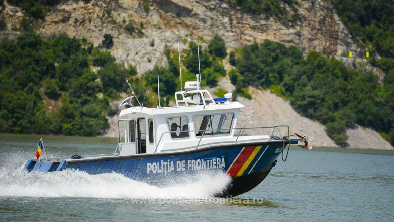 Patru persoane, printre care si un copil, salvate de pe Dunare. Nu puteau reveni singure la mal Imagine