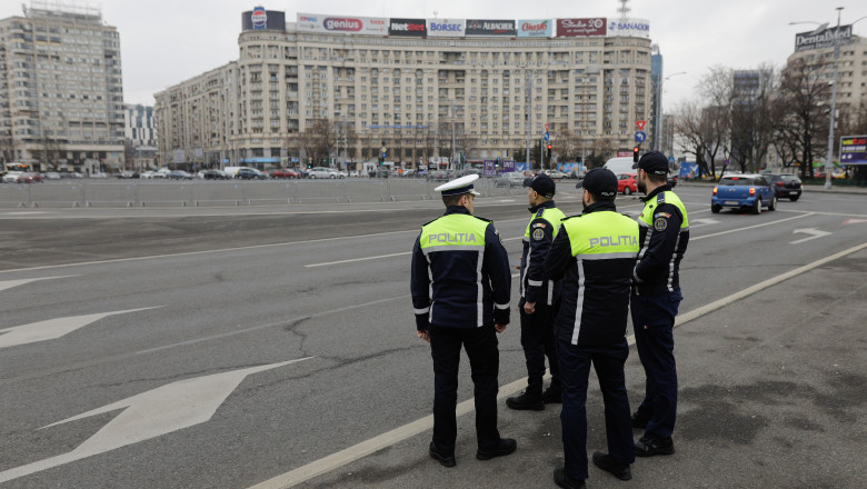 Patru politisti bucuresteni de la Rutiera, urmariti penal pentru luare de mita. Cat le cereau soferilor prinsi in trafic Imagine