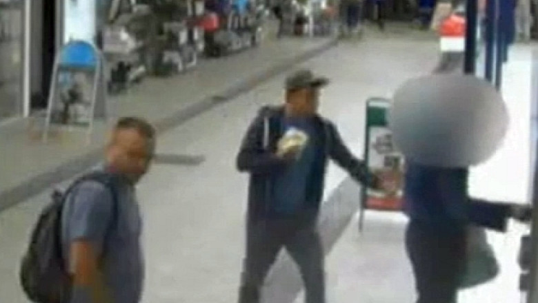 Patru romani au fost arestati la New York, sub acuzatia de furt din bancomate de la metrou Imagine