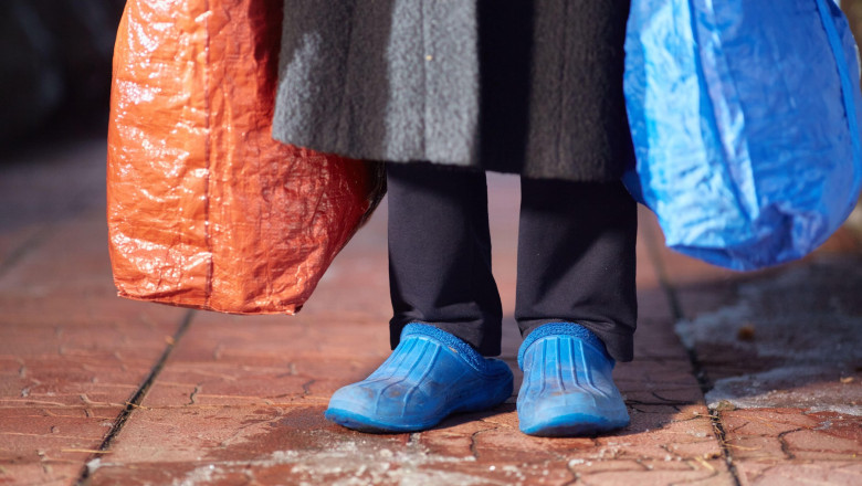 Patru rusi din zece nu au nici un fel de economii. Tot atatia ar avea rezerve doar pentru maxim 1-2 luni Imagine