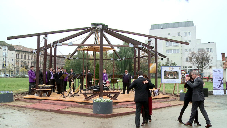 Pavilion pentru concerte in Parcul Botanic. A fost inaugurat cu fanfara si in pasi de dans! Imagine