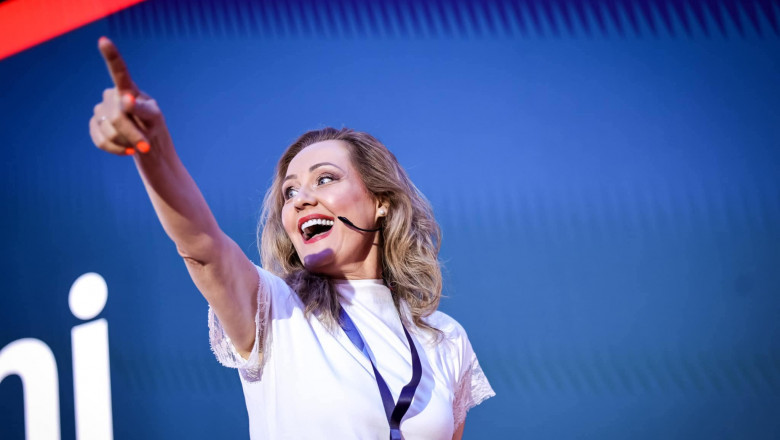 Pe cine ar pune Elena Lasconi premier, dintre contracandidati. Ce a raspuns lidera USR, intrebata cu cine ar merge pe o insula pustie Imagine