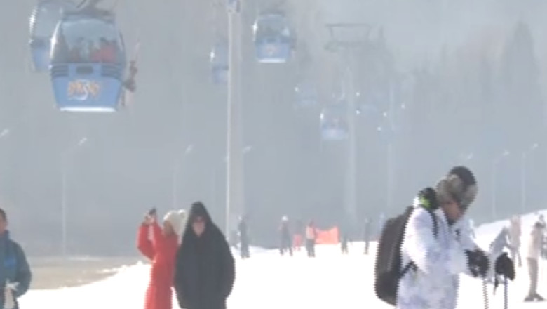 Pe partie in prima zi a anului. Circa 1.000 de romani se afla in Bansko Imagine