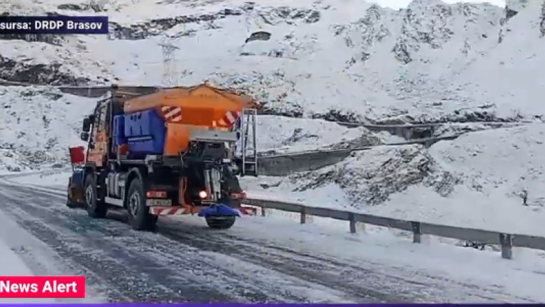 Peisaj de iarna pe Transfagarasan: Drum acoperit de un strat consistent de zapada; vant cu rafale de pana la 100 km/h Imagine
