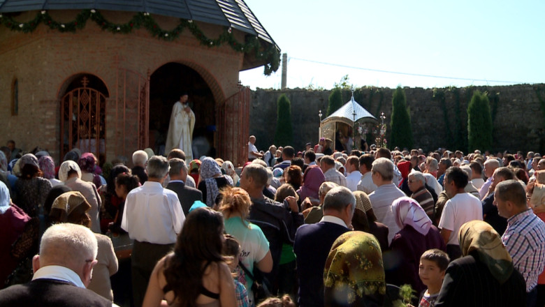 Pelerinaj de Sfanta Maria, la Hadambu. Aproape 4.000 de oameni din toata tara au venit sa se roage Imagine