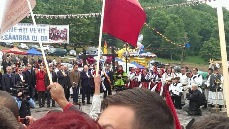 Pelerinaj electoral la Sambra Oilor. "Din pacate, oile sunt mai putine si politicienii mai multi" Imagine