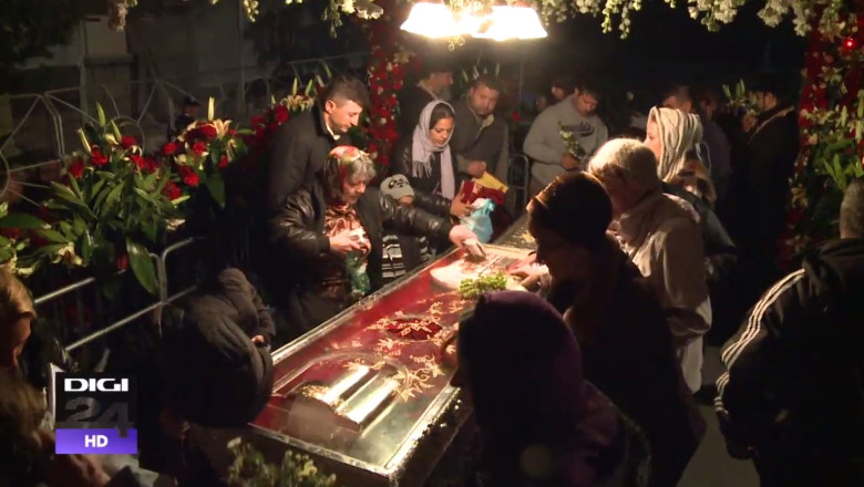 Pelerinaj la Iasi. O femeie a murit in timp ce astepta sa ajunga la moastele Sfintei Parascheva Imagine