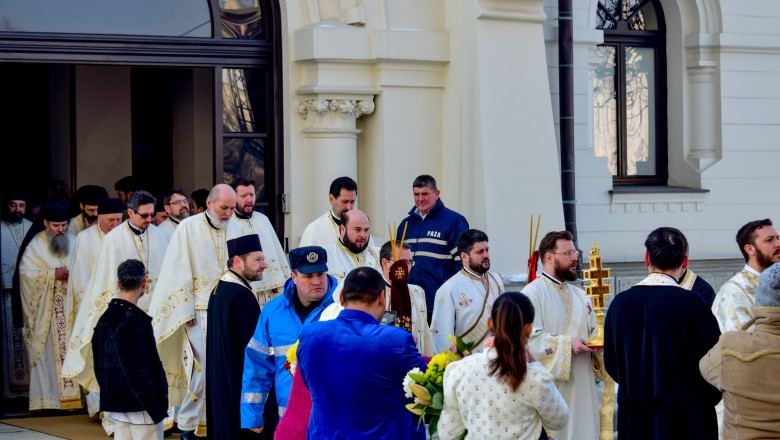 Pelerinajul de Sfanta Parascheva, mana cereasca pentru afacerile din Iasi. Cat ar urma sa incaseze antreprenorii din oras in 8 zile Imagine