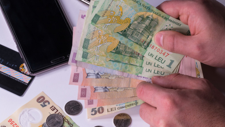 Pensia pe care o va incasa un roman care a muncit 35 de ani pentru salariul minim Imagine