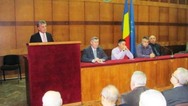 Pensionarii militari primesc 5% in plus Imagine