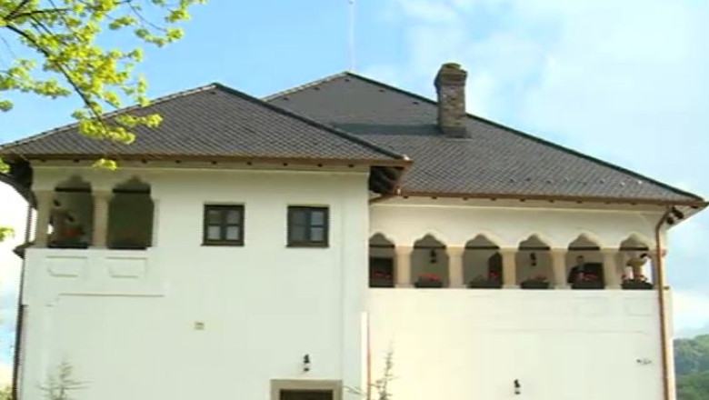 Pensiunea din conac. Cladirea veche de 200 de ani, renovata si introdusa in circuitul turistic Imagine