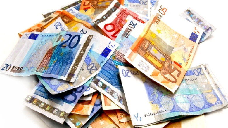 Pentru o batranete fara griji, economisiti intre 90 si 700 de euro in fiecare luna Imagine