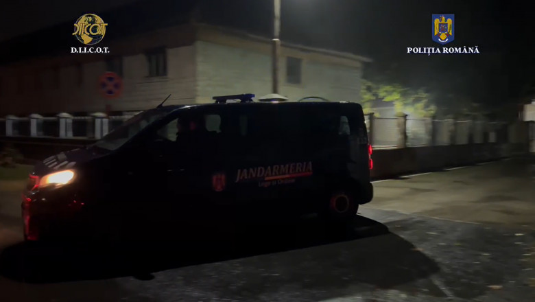 Perchezitii de amploare in judetul Arad, la o grupare specializata in procurarea si vanzarea de droguri si substante psihoactive Imagine