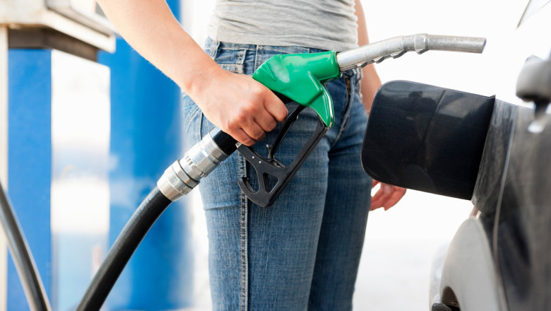 Perchezitii in benzinariile din Alba. Mai multi angajati sunt suspectati ca vindeau bonuri de combustibil unor firme Imagine