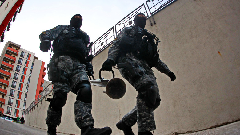 Perchezitii in Bucuresti si 11 judete. Firme de top din IT si constructii, suspectate de un prejudiciu de 30 de milioane de euro Imagine