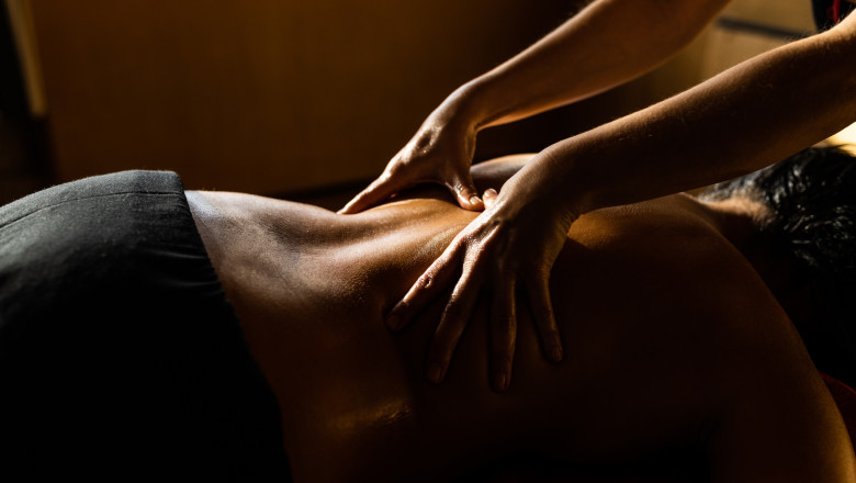 Perchezitii in doua saloane de masaj erotic din judetul Arad. Angajatele erau prostituate, iar clientii erau drogati Imagine